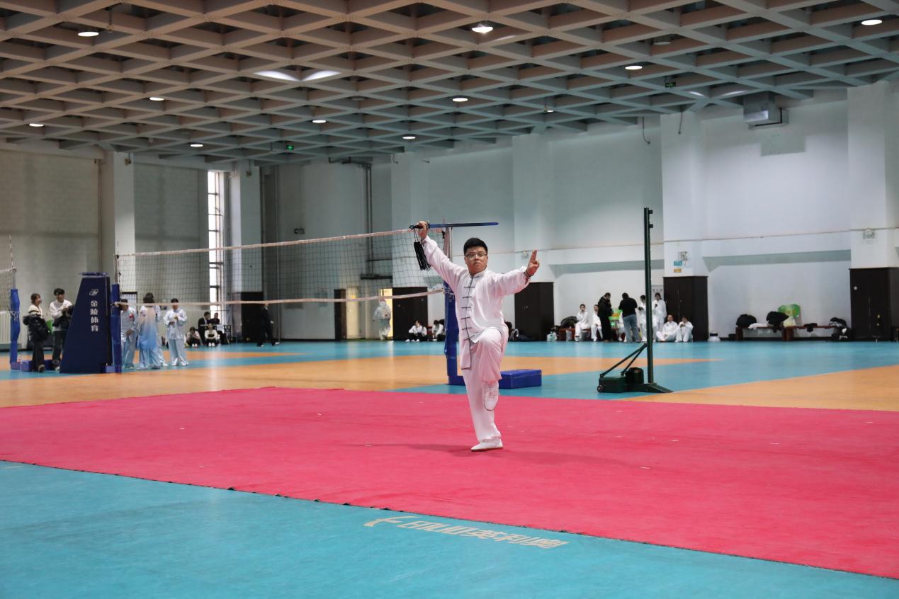 说明: CQ3A7736