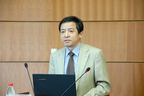 副校长程伟教授主持讲座