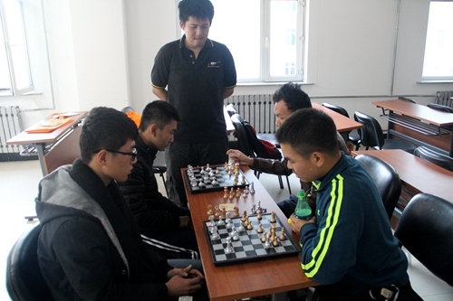 “新生杯”棋牌类比赛现场
