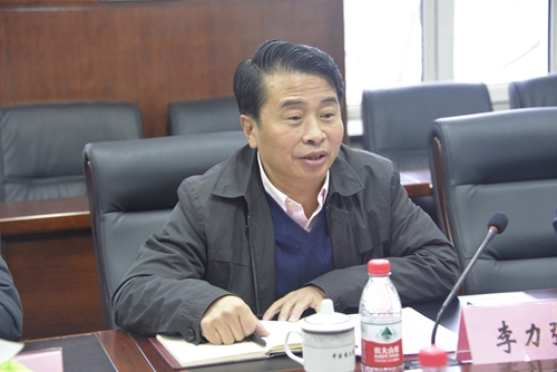 肇庆医学高等专科学校校长李力强介绍情况